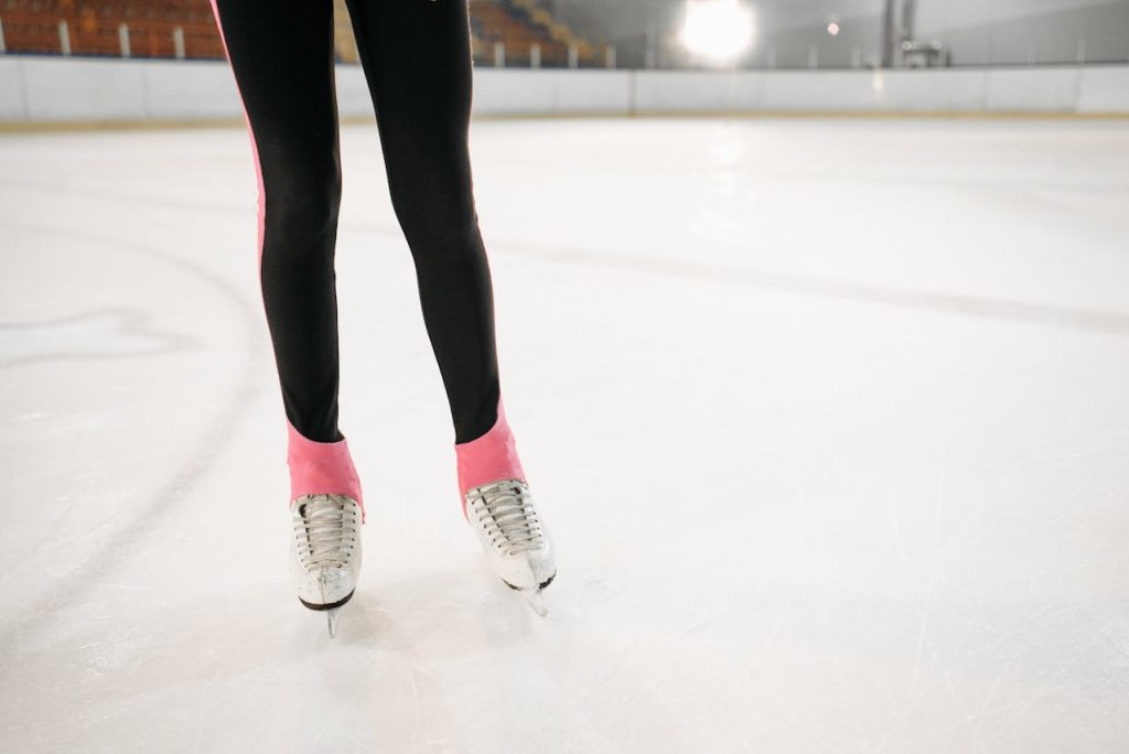 7 Langkah Bermain Ice Skating, Pemula Wajib Tahu Tahapannya