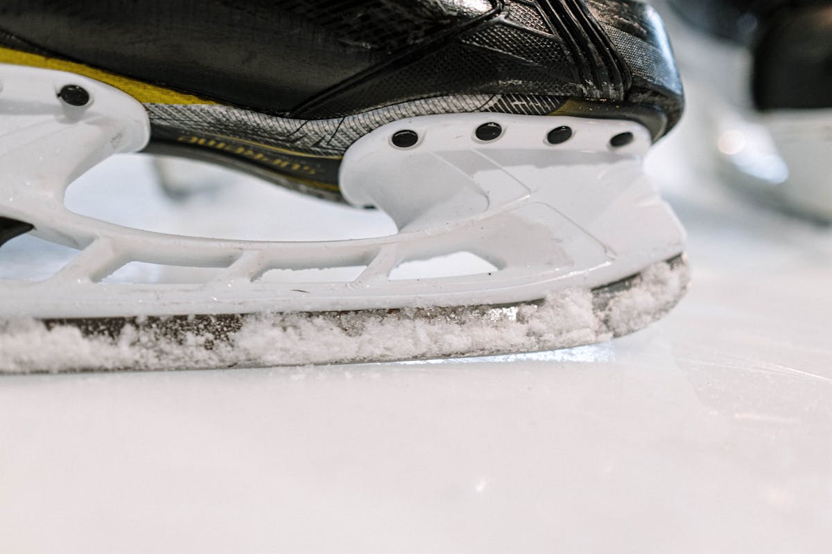 Mengapa Perlu Mengasah Sepatu Ice Skating? Ini Alasannya