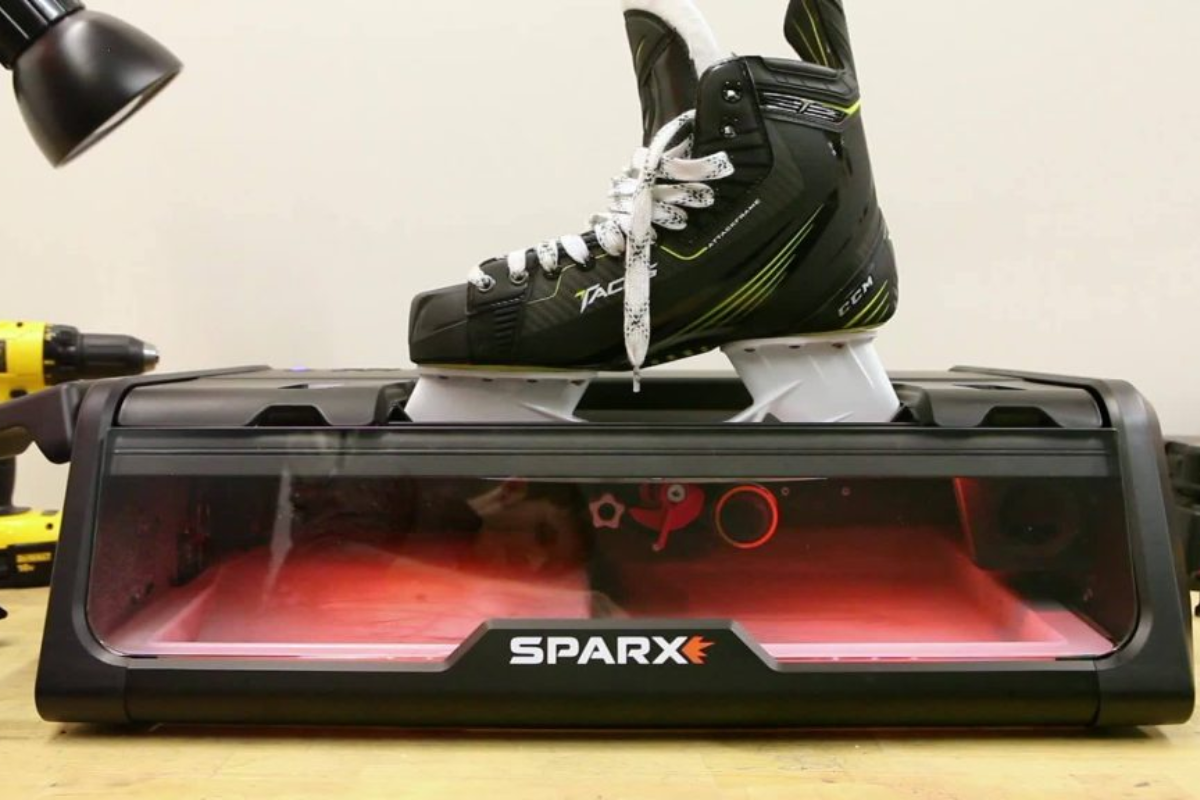 Mesin Pengasah Sepatu Ice Skating Sparx, Mengenal Perbedaannya Dengan Mesin Konvensional