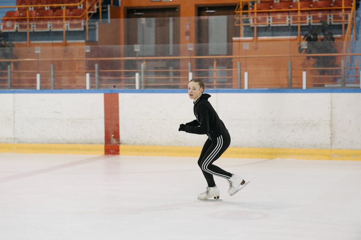 Manfaat Kain Mikrofiber Untuk Atlet Figure Skating, Jadi Perlengkapan Wajib