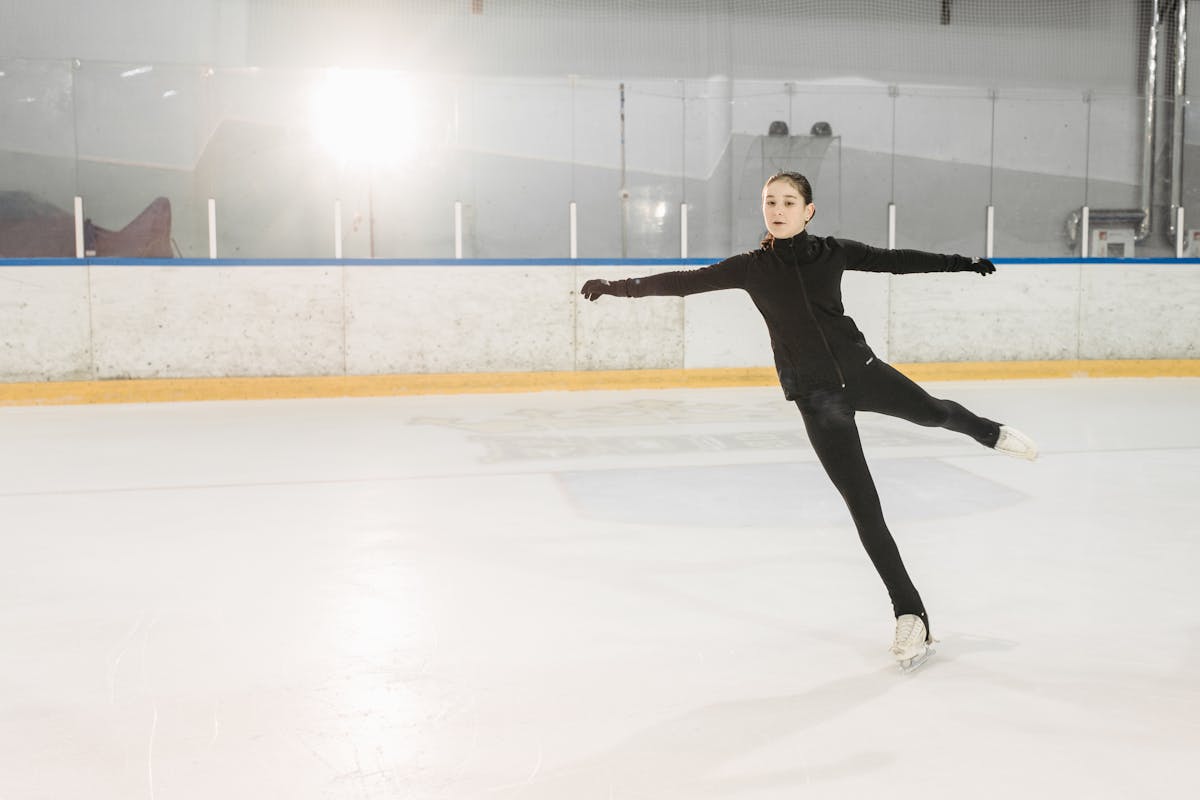 Peregangan Setelah Main Ice Skating, Sama Pentingnya Dengan Pemanasan