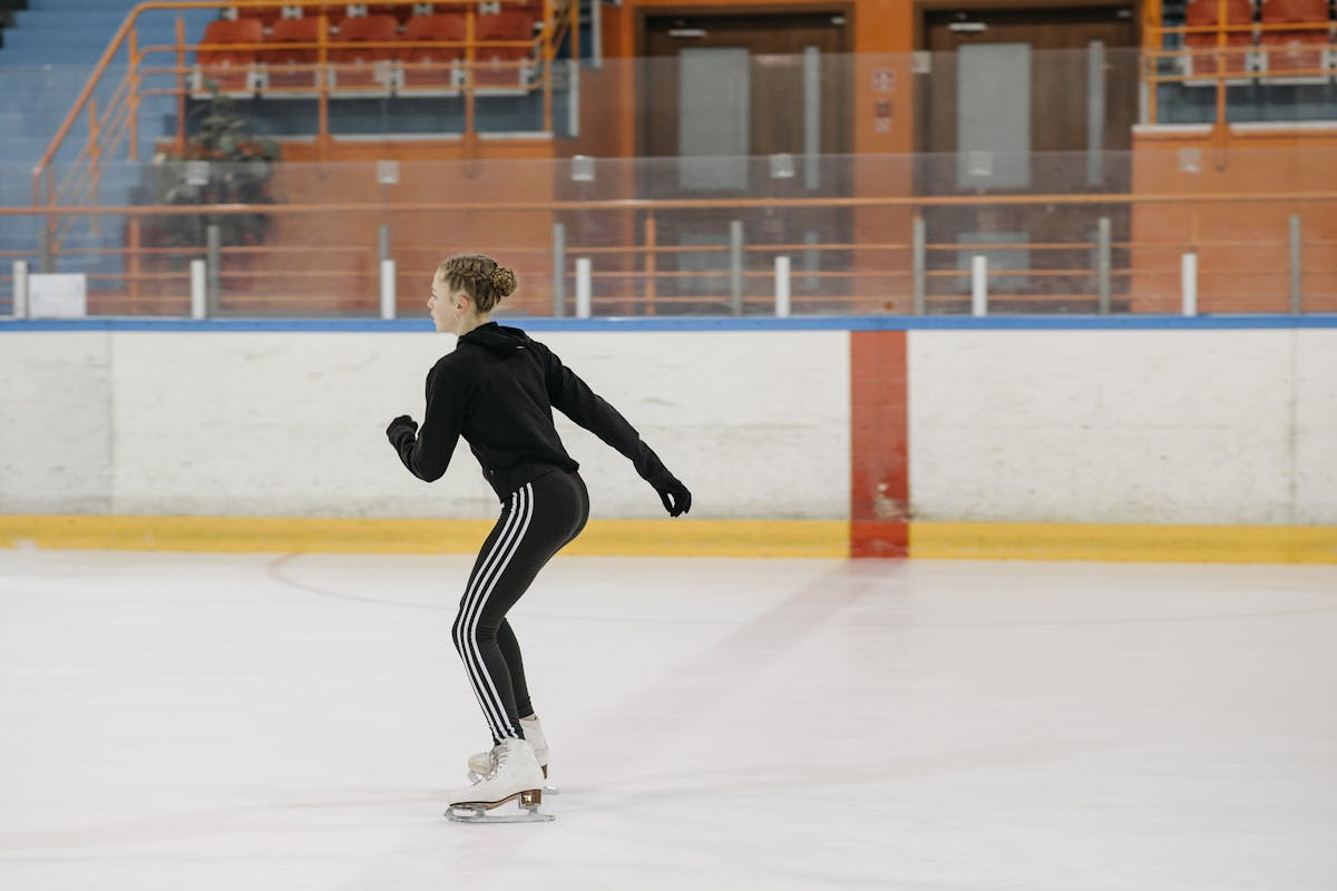Rutinitas Peregangan Setelah Skating Untuk Atlet Figure Skating Maupun Non Atlet